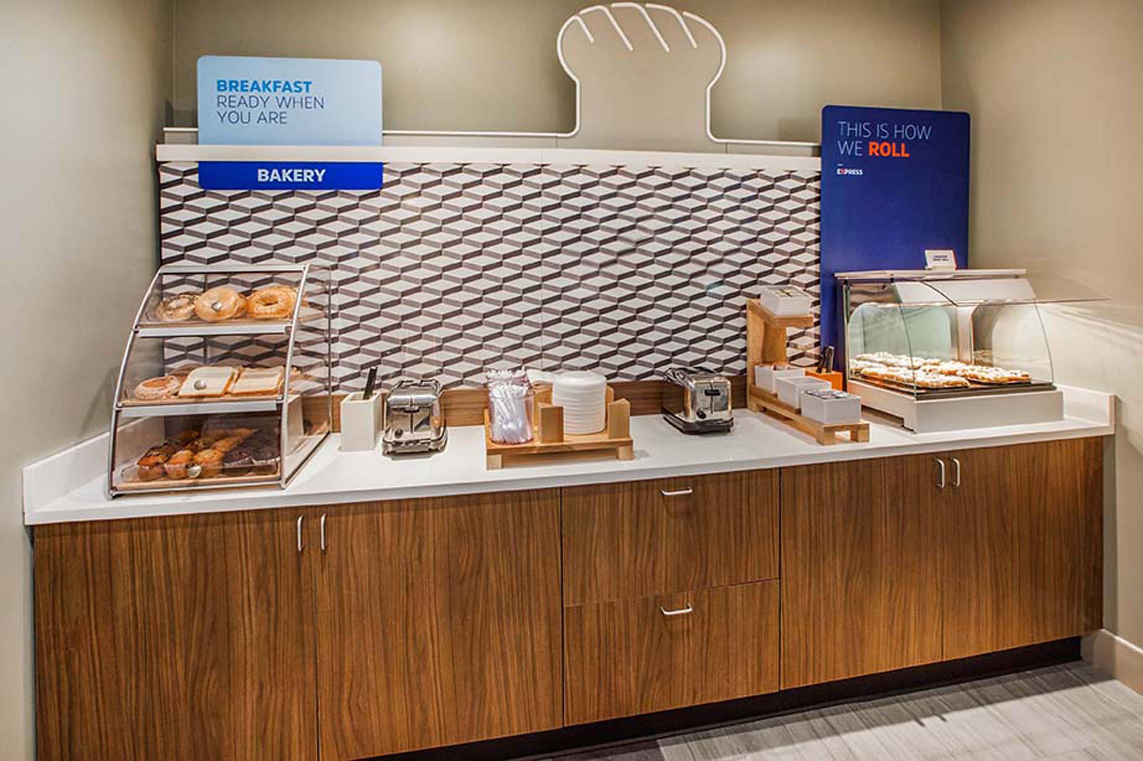 Holiday Inn Express & Suites Dinuba West By Ihg Екстер'єр фото